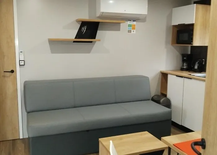 Mobil B095 营地